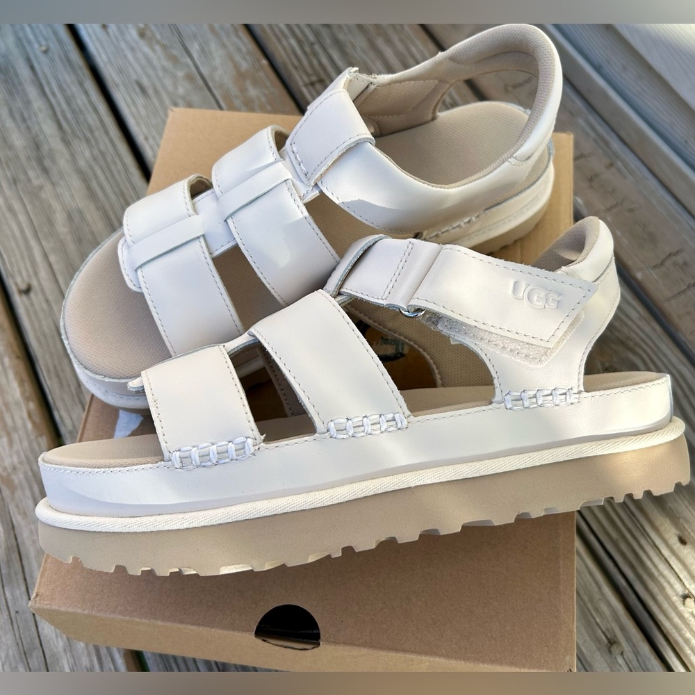 UGG Goldenstar strap Fisherman Sandal. size 9.5. Jasmine